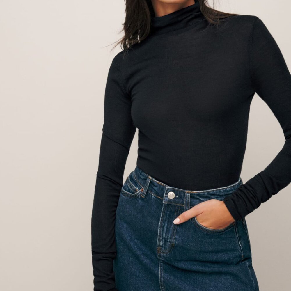 Reformation Faith Regenerative Merino Fitted Turtleneck Size M